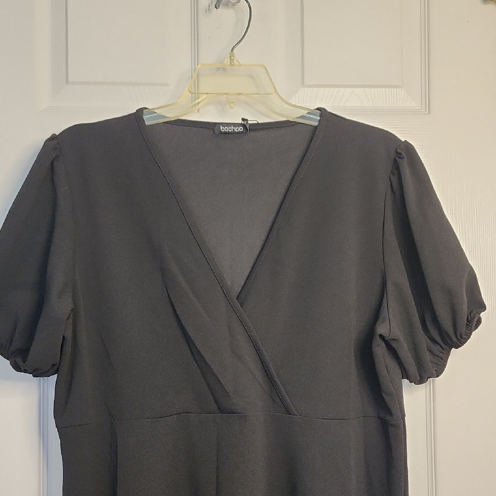 Boohoo Plus Black Midi Dress with Short Sleeves - Picture 2 of 12
